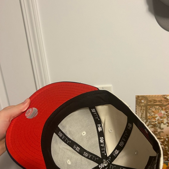 Various Fitted Hats - Picture 6 of 16